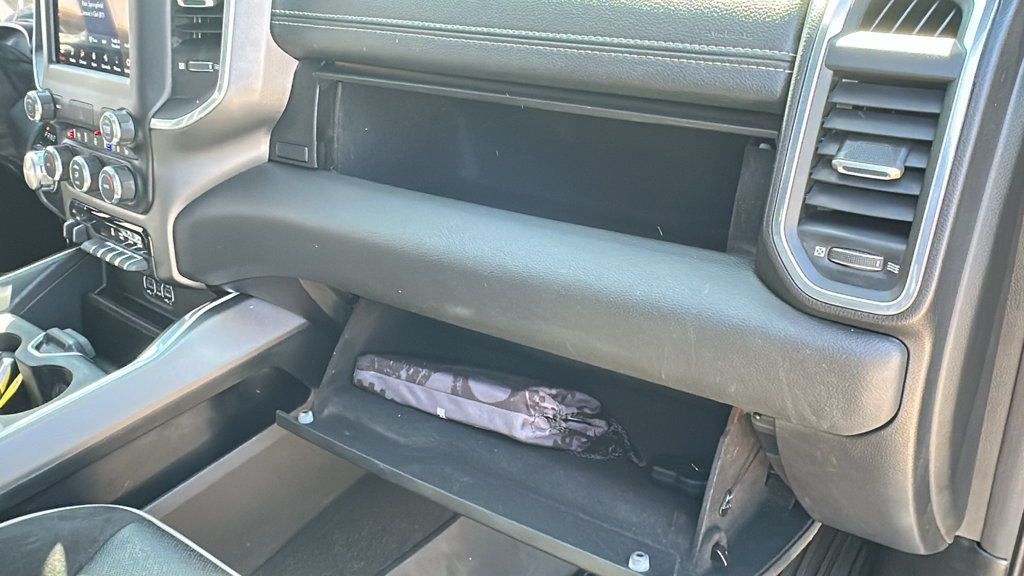Used 2020 RAM 1500 Laramie w/ Sport Appearance Package AWD/4WD image 33