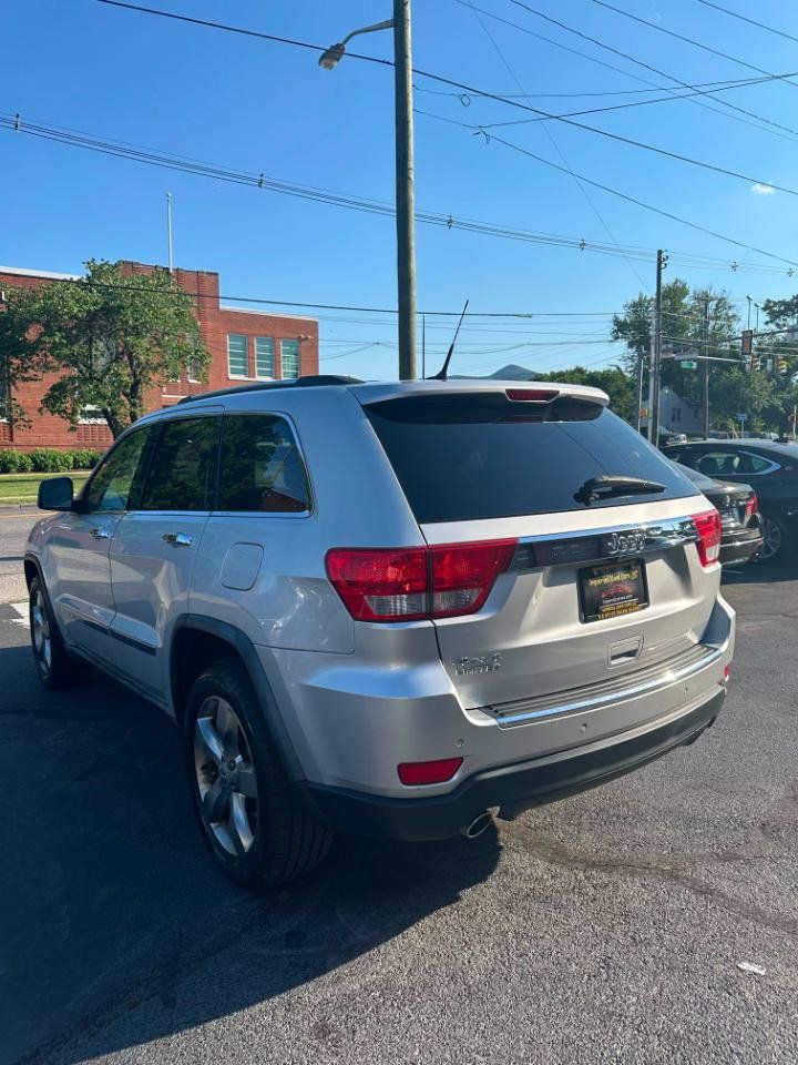 Used 2011 Jeep Grand Cherokee Limited w/ Luxury Group II AWD/4WD image 3