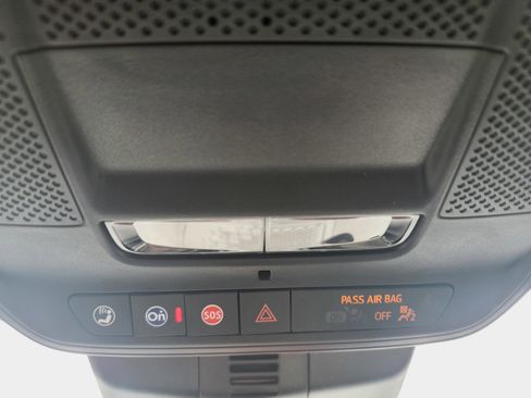 Used 2025 GMC Acadia Elevation image 28