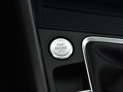 New 2026 Volkswagen Jetta SE FWD image 17