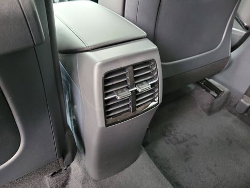 New 2026 Kia Niro EX FWD image 11