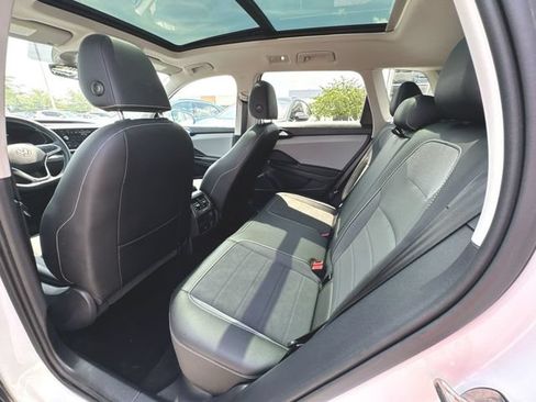 Certified 2023 Volkswagen Taos SE w/ Panoramic Sunroof Package AWD/4WD image 21