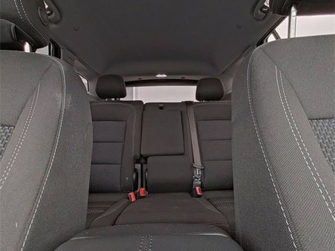 Used 2024 GMC Terrain SLE image 25