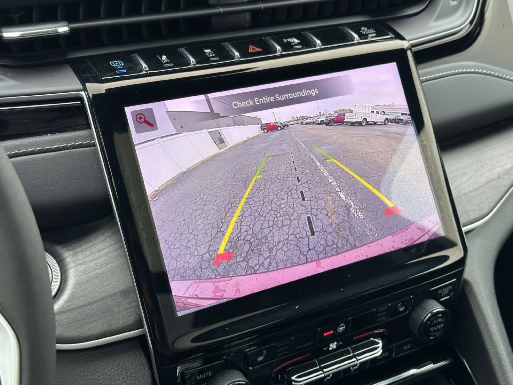 Used 2023 Jeep Grand Cherokee 4WD 4xe image 27