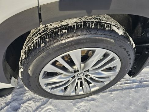 Used 2025 Toyota Highlander Platinum image 31