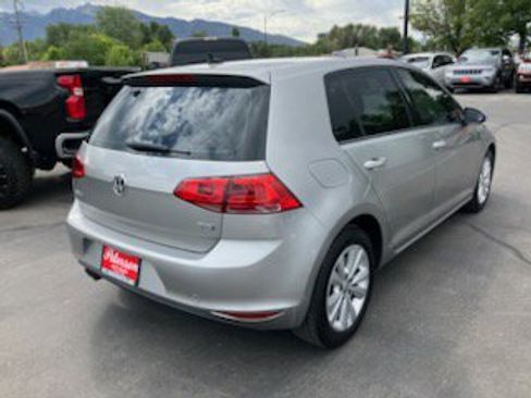 Used 2015 Volkswagen Golf TDI S image 3