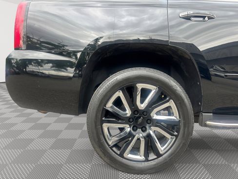 Used 2018 Chevrolet Tahoe Premier AWD/4WD image 30