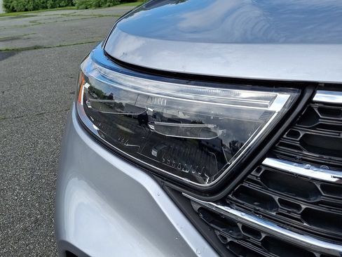 Used 2022 Ford Explorer XLT w/ Class IV Trailer Tow Package RWD image 9