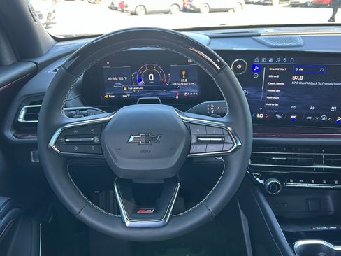 New 2026 Chevrolet Traverse Z71 w/ Enhanced Driving Package AWD/4WD image 17