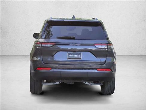 New 2026 Jeep Grand Cherokee Altitude image 7