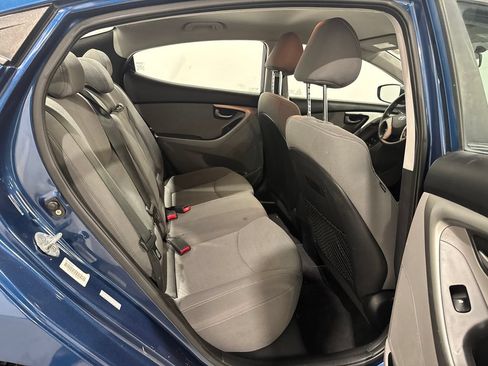 Used 2016 Hyundai Elantra SE FWD image 21