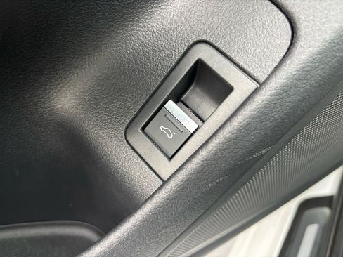 Used 2023 Audi A6 2.0T Premium w/ Convenience Package image 16