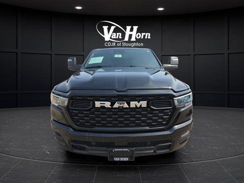 Used 2025 RAM 1500 Big Horn AWD/4WD image 3