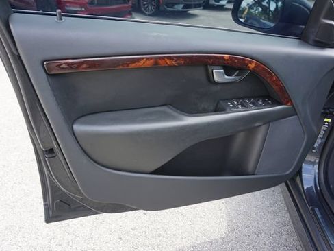 Used 2009 Volvo V70 FWD image 20