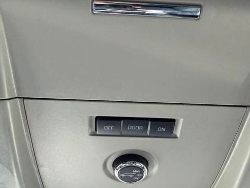 Used 2016 Chevrolet Tahoe LT w/ LT Signature Package RWD image 18