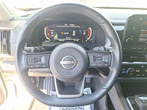 Used 2023 Nissan Pathfinder Platinum w/ Cargo Package AWD/4WD image 13