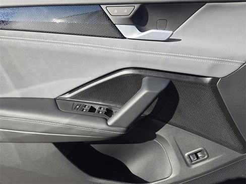 New 2026 Volkswagen Tiguan SE R-Line image 19