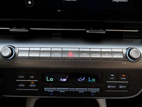 Used 2024 Hyundai Kona SEL AWD/4WD image 39