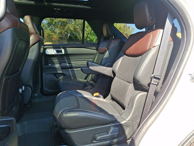 Used 2020 Ford Explorer Platinum w/ Premium Technology Package AWD/4WD image 10