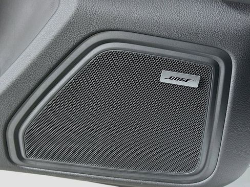 Used 2025 Porsche Macan image 21