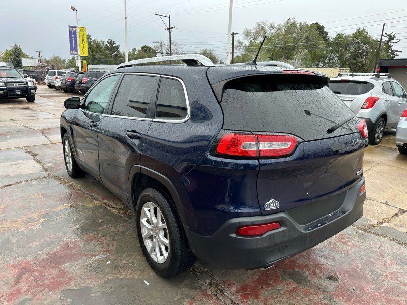 Used 2014 Jeep Cherokee Latitude w/ Cold Weather Group FWD image 5