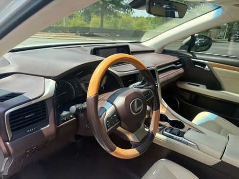 Used 2019 Lexus RX 350L FWD image 8