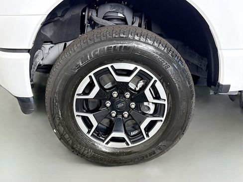 Used 2023 Ford F150 Lightning XLT image 38