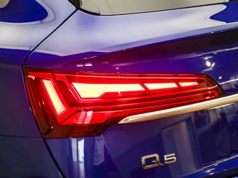 Used 2022 Audi Q5 2.0T Premium AWD/4WD image 12