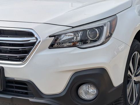 Used 2018 Subaru Outback 2.5i Limited image 9