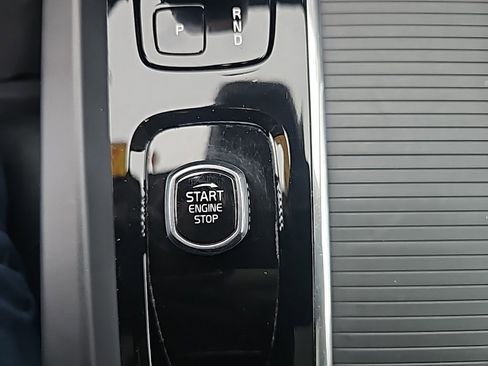 Used 2024 Volvo S60 B5 Core image 23