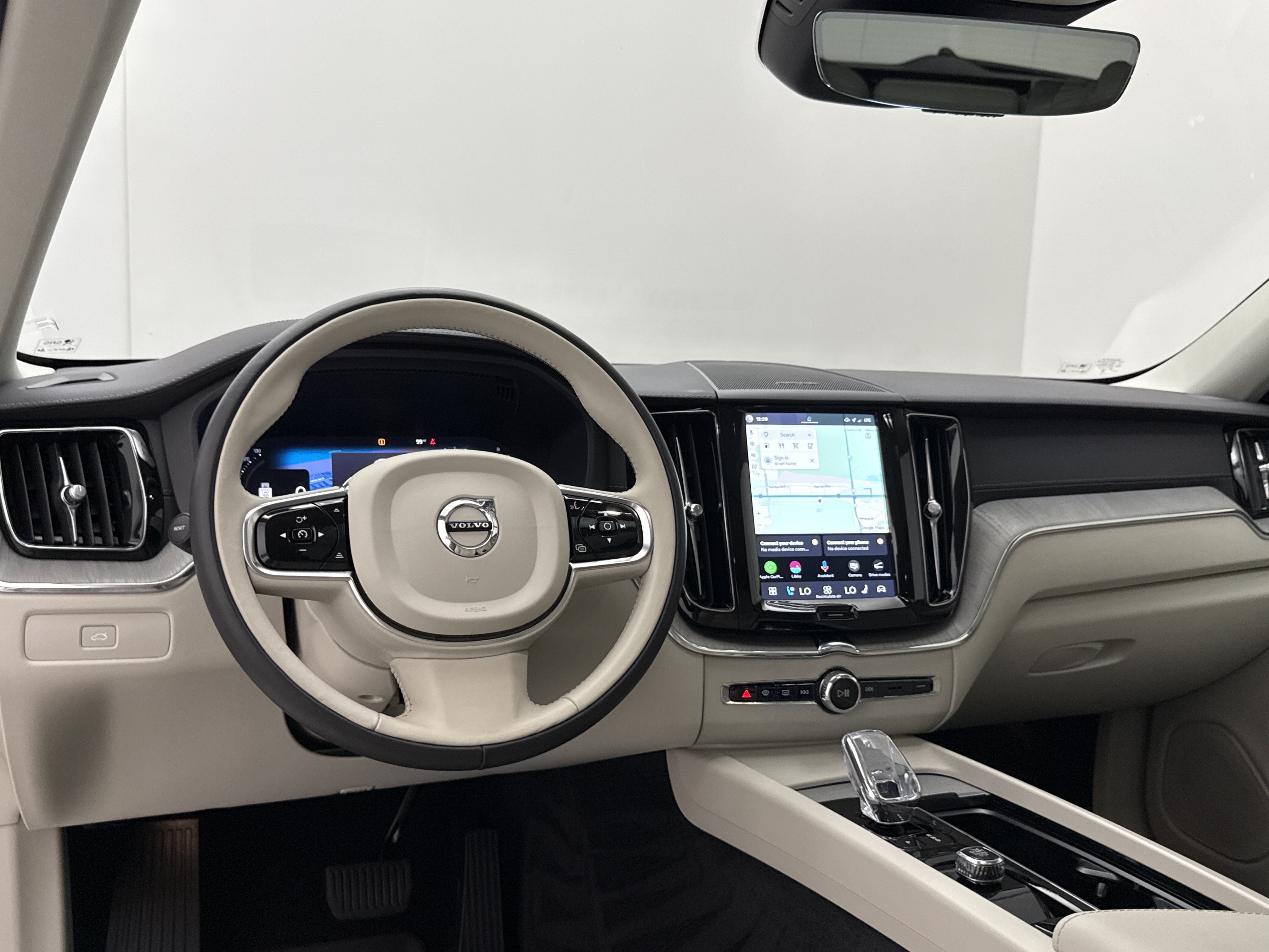 Used 2024 Volvo XC60 B5 Ultimate w/ Protection Package Premier AWD/4WD image 25