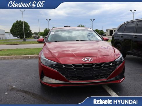 Used 2023 Hyundai Elantra Limited FWD image 5