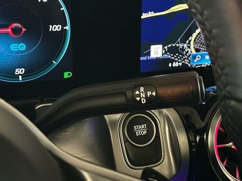 Certified 2022 Mercedes-Benz EQB 350 4MATIC image 27