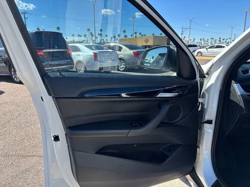Used 2018 BMW X1 sDrive28i FWD image 9