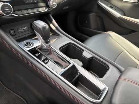 Used 2025 Nissan Sentra SR w/ SR Premium Package FWD image 17