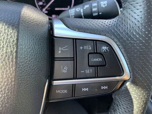 Certified 2023 Toyota Sienna Limited image 29