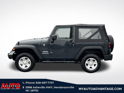 Used 2017 Jeep Wrangler Sport AWD/4WD image 3