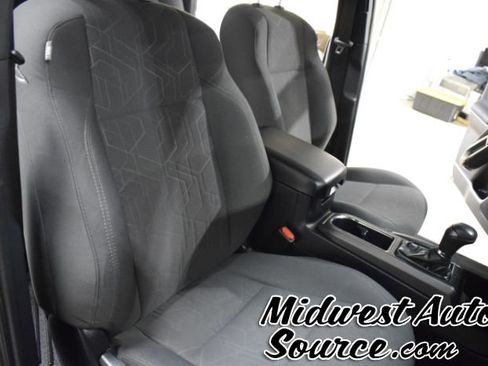 Used 2019 Toyota Tacoma SR5 image 31