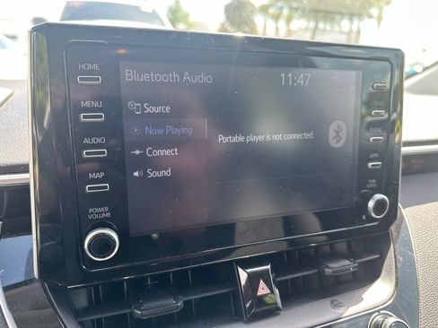 Used 2020 Toyota Corolla LE FWD image 14