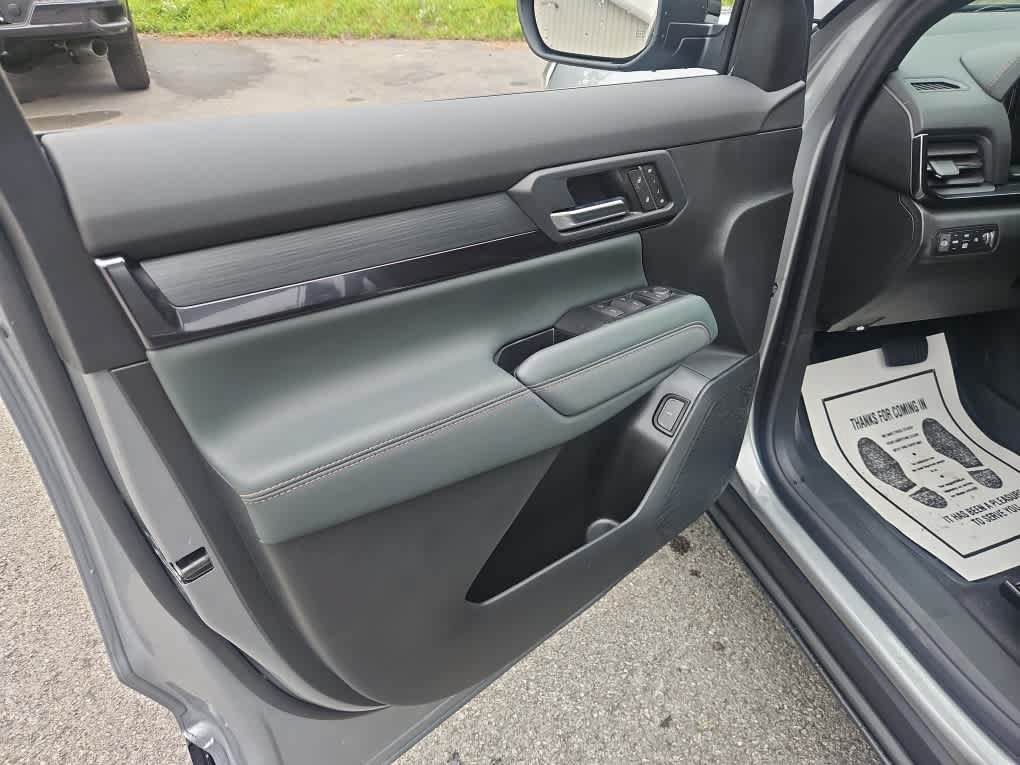 New 2027 GMC Terrain AT4 w/ Convenience Package III AWD/4WD image 9