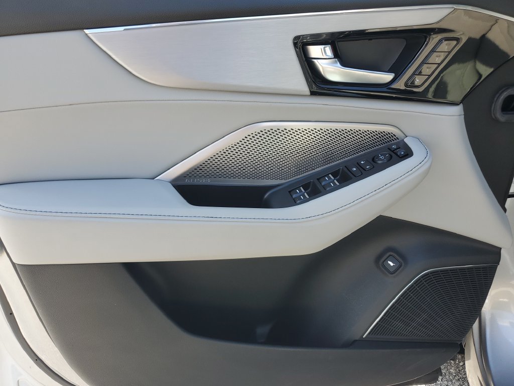Certified 2024 Acura MDX w/ Technology Package FWD image 19