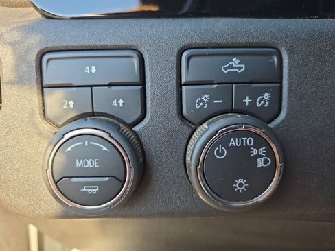 Used 2024 Chevrolet Silverado 2500 LT image 24