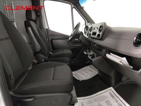 Used 2023 Mercedes-Benz Sprinter 2500 image 23