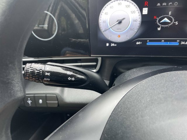 Used 2024 Hyundai Elantra SEL FWD image 32