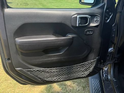 Used 2020 Jeep Gladiator Sport w/ Quick Order Package 24S AWD/4WD image 8