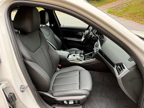 Used 2019 BMW 330i xDrive Sedan w/ Convenience Package AWD/4WD image 19