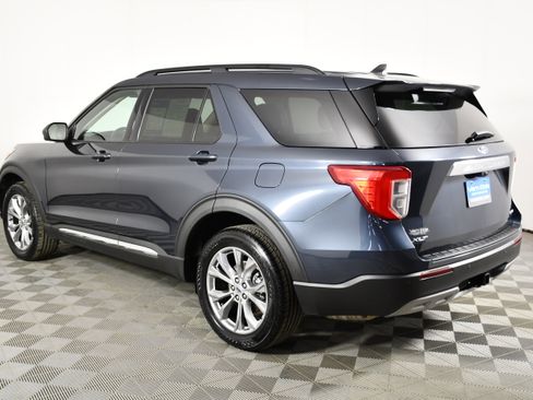 Used 2022 Ford Explorer XLT w/ Equipment Group 202A image 8