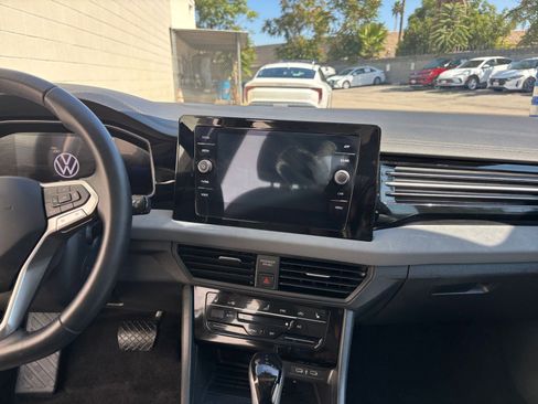 Used 2025 Volkswagen Jetta SE image 18