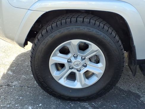 Used 2024 Toyota 4Runner SR5 Premium image 31