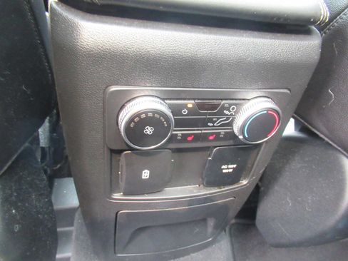 Used 2023 Ford Explorer Limited w/ Limited Technology Package AWD/4WD image 19